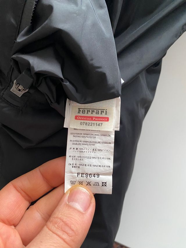 Giubbotto imbottito con cappuccio Ferrari 12 anni