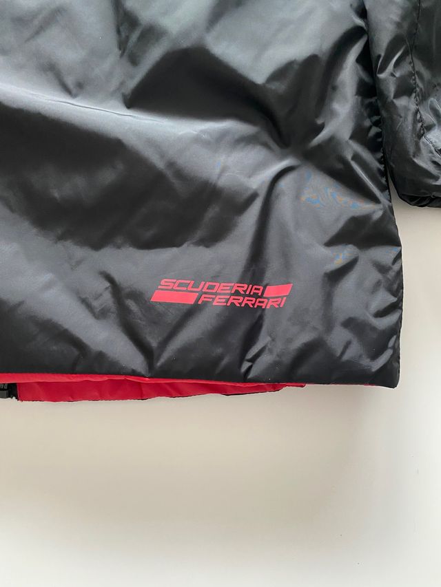 Giubbotto imbottito con cappuccio Ferrari 12 anni