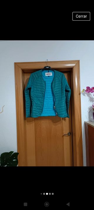 chaqueta plumas la marca es victa