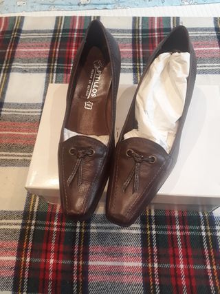 Zapatos de tacón medio nuevos pitillos 