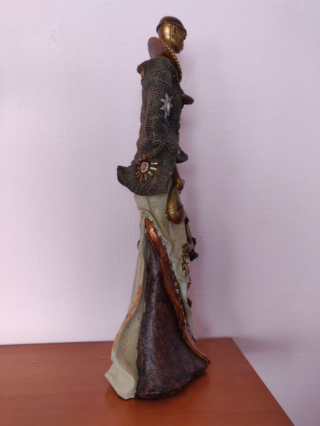 Figura mujer Masai con su hija.