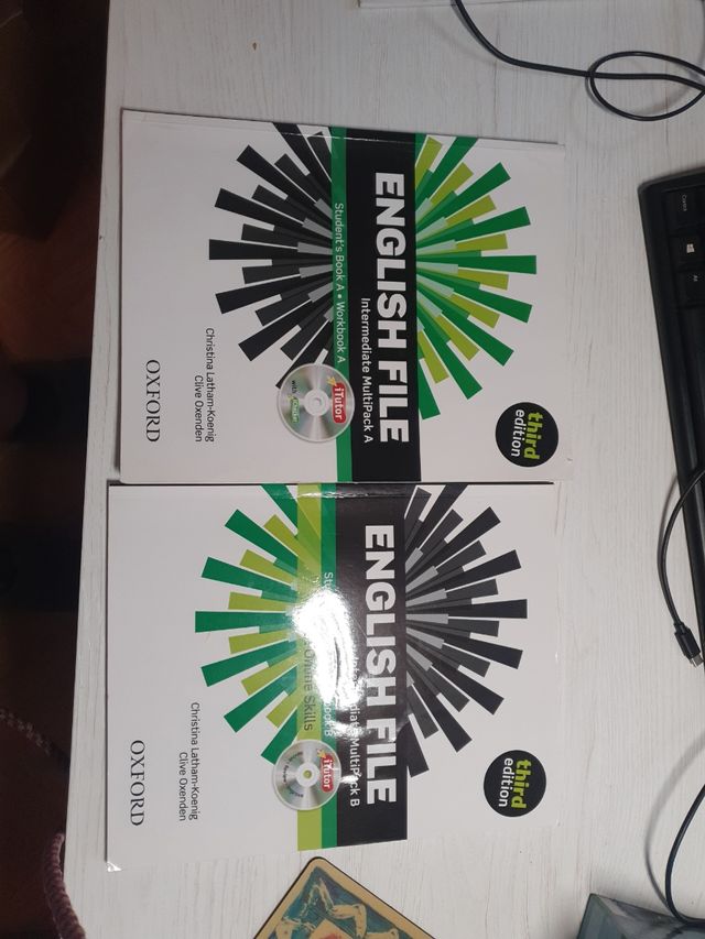 English File Intermediate Multipack A y B con CDs