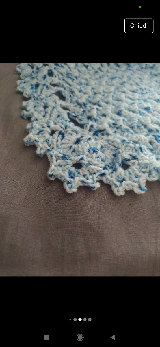 Copertina in lana 100%. Fatta a mano.