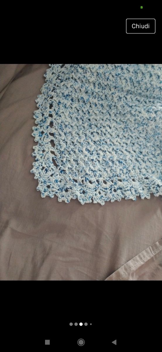 Copertina in lana 100%. Fatta a mano.