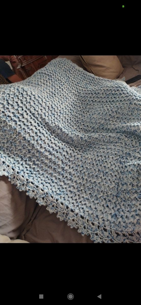 Copertina in lana 100%. Fatta a mano.