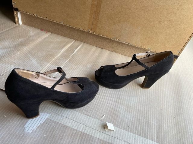 Zapato negro con tacon