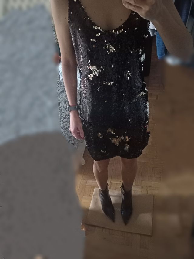 Vestido negro de lentejuelas