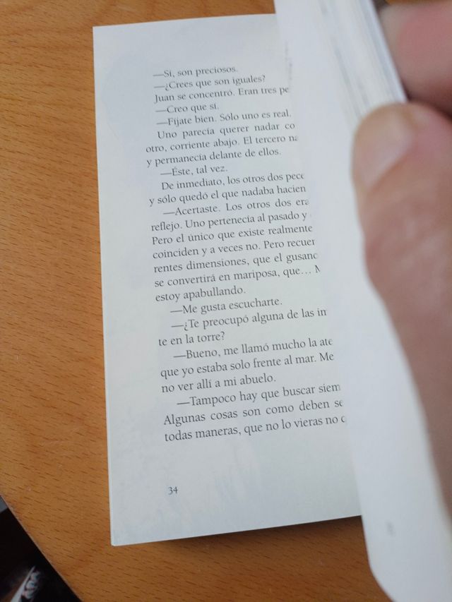 Una pluma de cuervo blanco 9788426364425