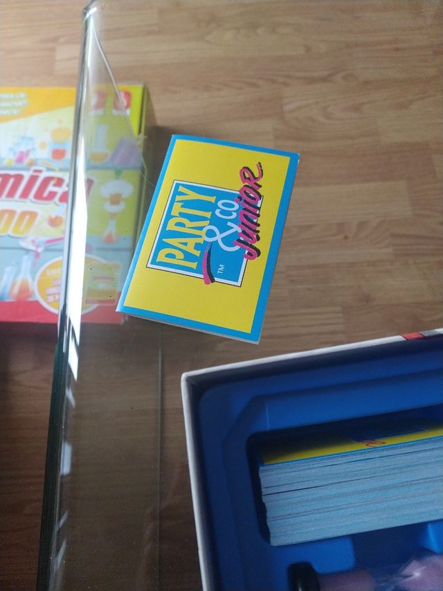 Party Júnior en català