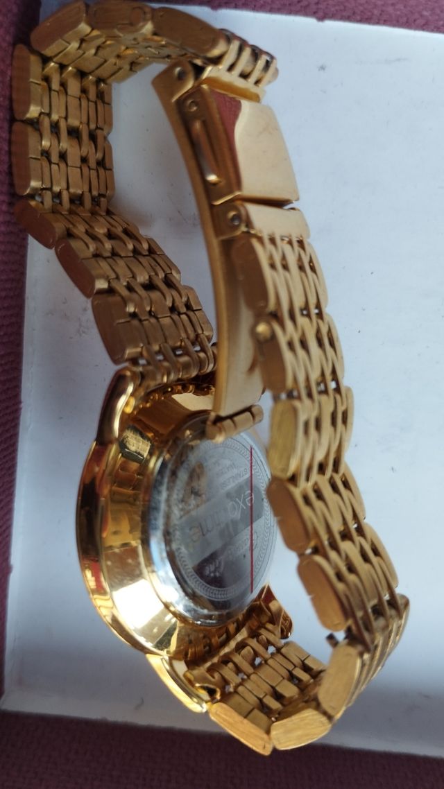 Reloj exactime dorado
