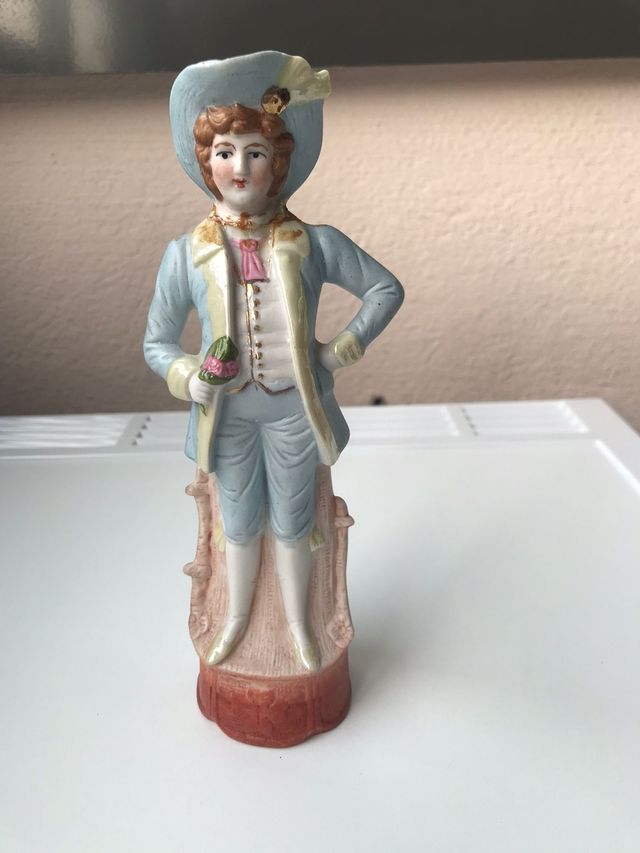 Trio de figuras de porcelana