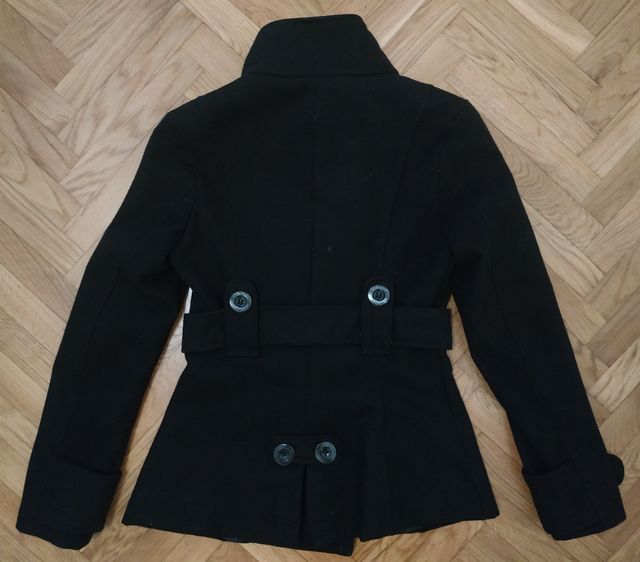 Cappotto nero corto