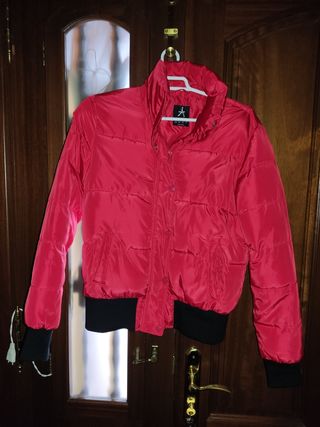 Cazadora acolchada roja!
