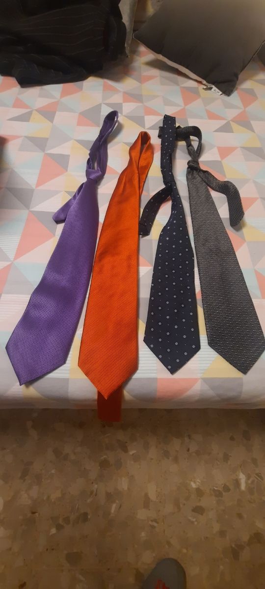 Varias corbatas