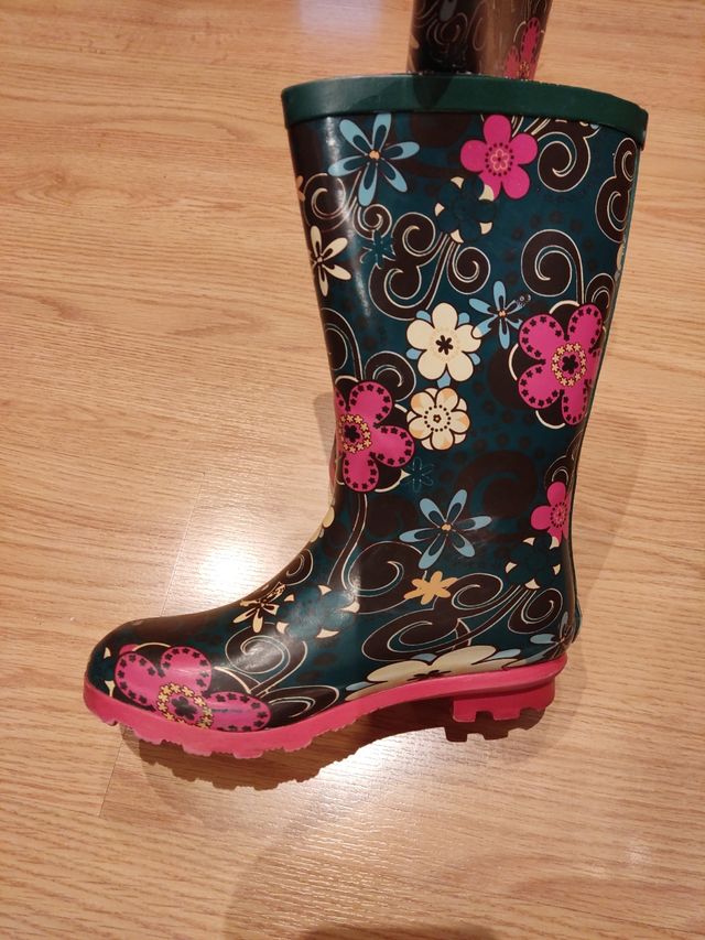 Botas de agua para niña.