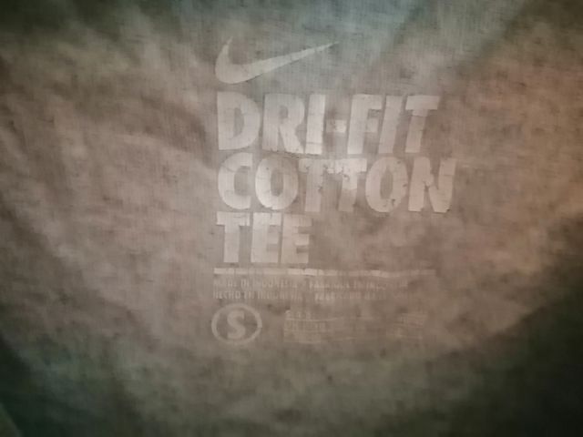 Camiseta de tirantes Nike dri- fit cotton tee.