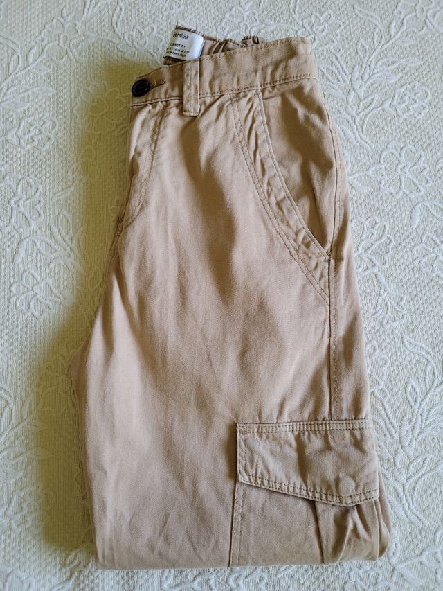 Pantalon Beige BERSHKA.