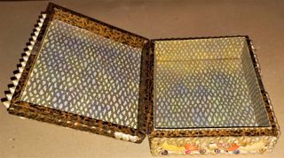 Cofanetto Portagioie ricoperto di conchiglie