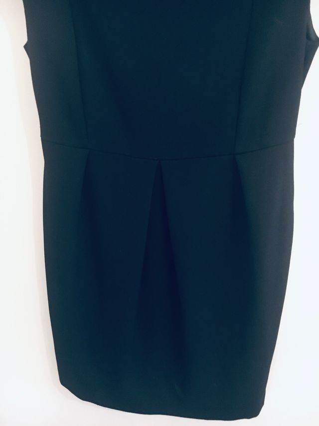 VESTIDO DE CREPE Y CHAQUETA LENTEJUELAS.