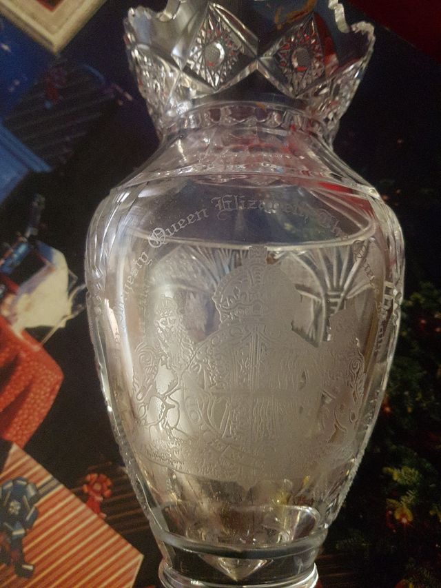 Jarrón conmemorativo de SuMajestad,la Reina Madre.