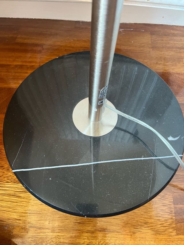 Lampara de pie inclinada acero