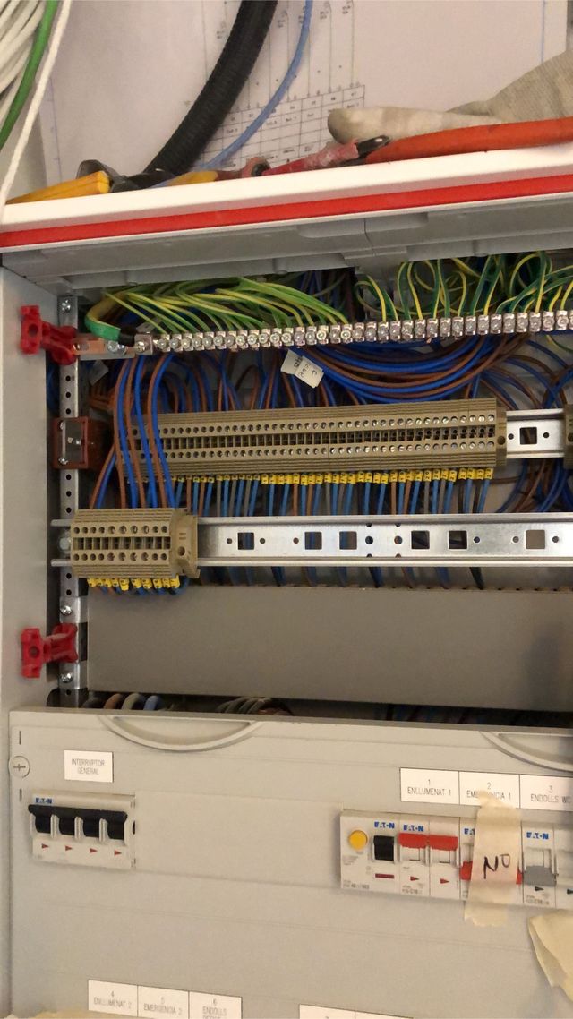 INSTALATIONES LUZ AGUA