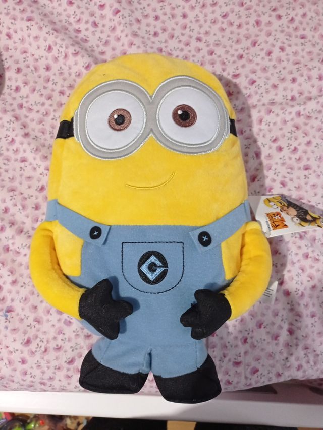 peluches cojín Minion y unicornio