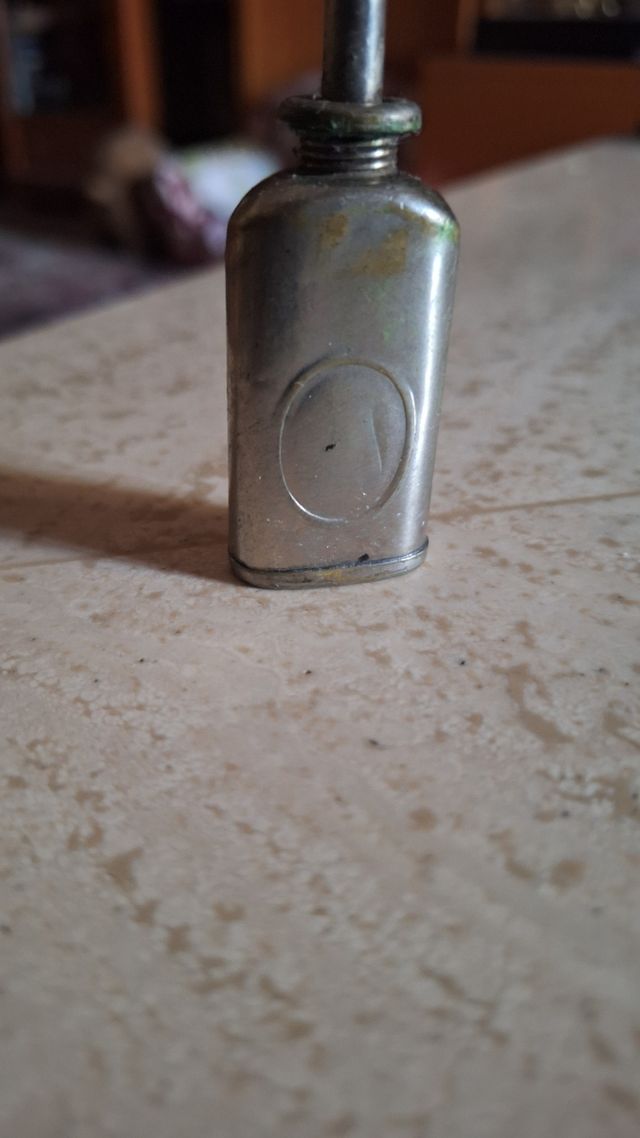 antigua Alcuza  para  maquinas