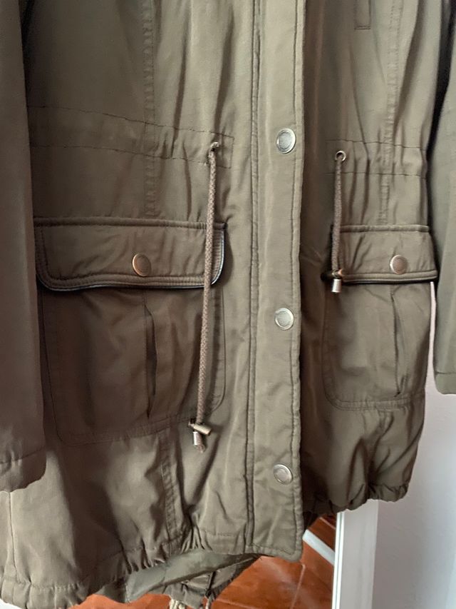 Parka verde con capucha talla S/36