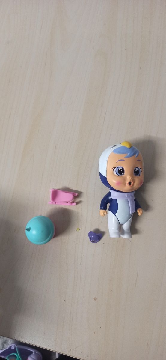 bebé llorón pingüino