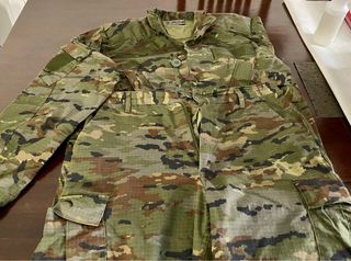 Traje militar