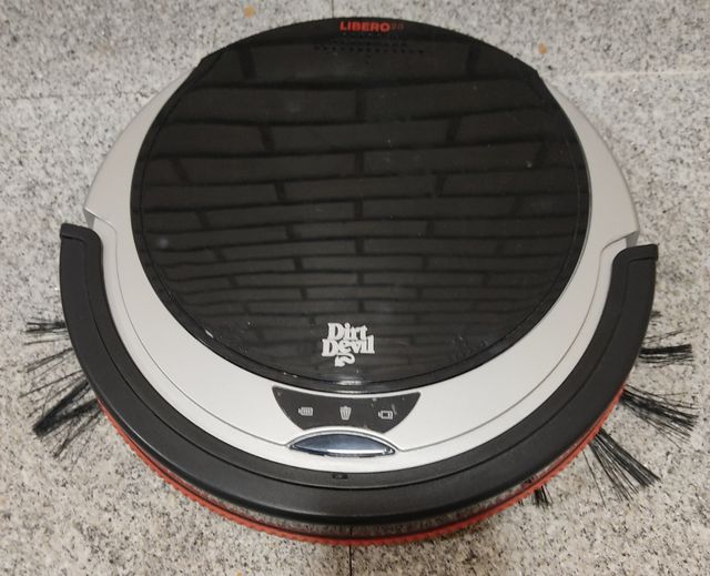 Robot aspirador Libero 2.0 en su caja