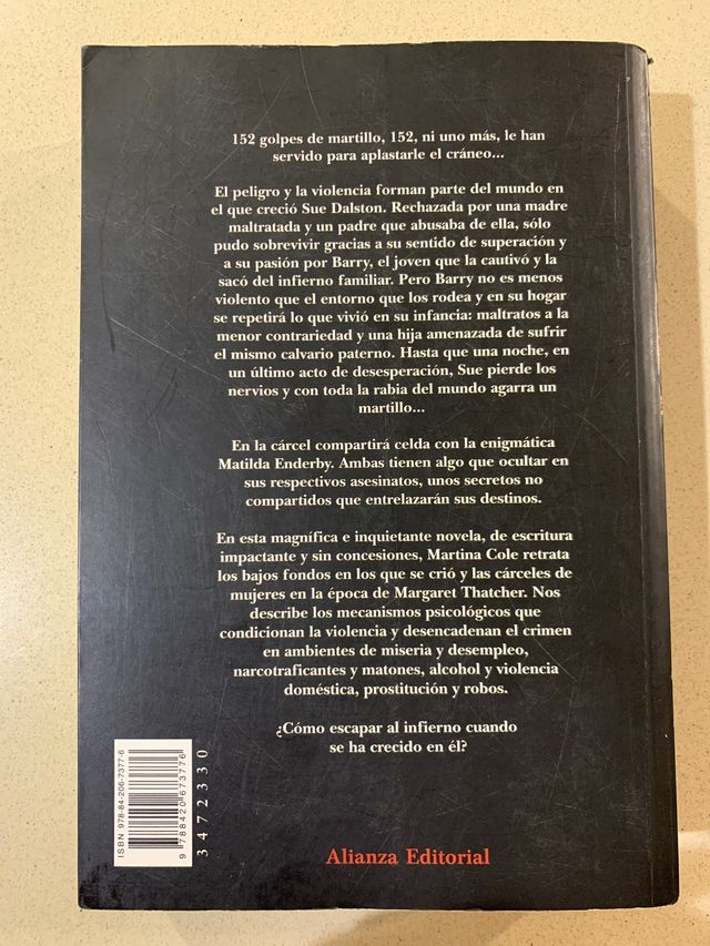 SECRETOS DE UNA ASESINA