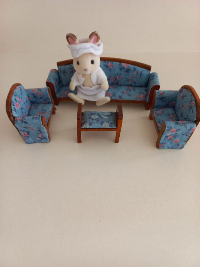 Muebles casa de muñecas