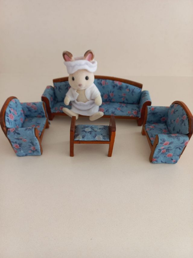 Muebles casa de muñecas