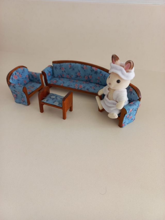 Muebles casa de muñecas