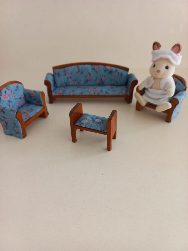 Muebles casa de muñecas