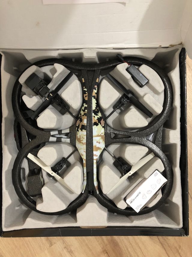 Dron Parrot AR Drone 2.0 Elite Edition
