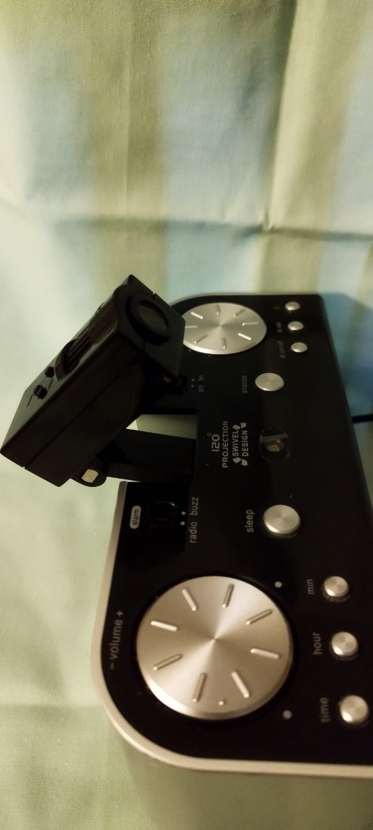 RADIO RELOJ CON PROYECTOR