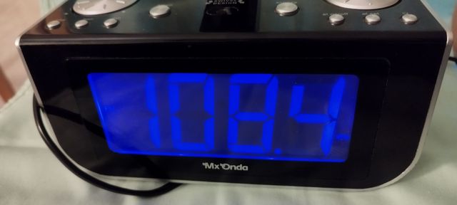 RADIO RELOJ CON PROYECTOR