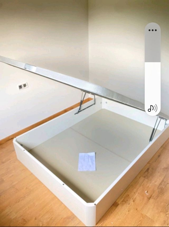 canapé et coltchones et cabezales et mesitas