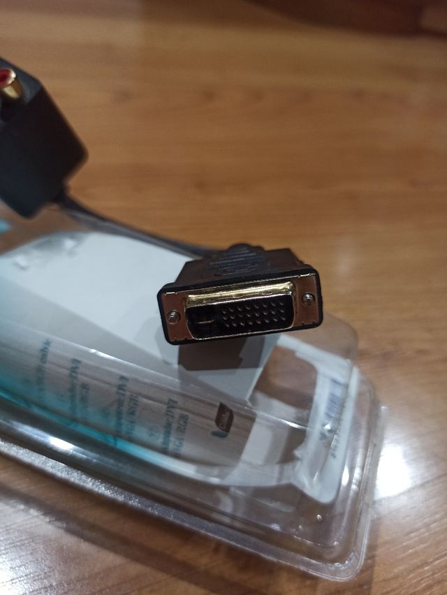 Cable adaptador DVI a VGA/RGB
