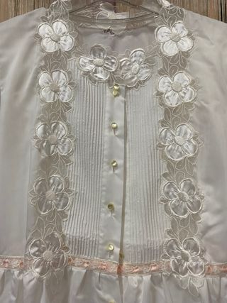 Conjunto novia de bata y camisón artesanal.