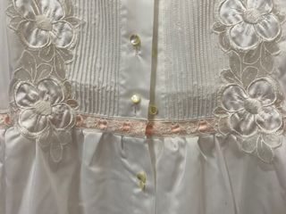 Conjunto novia de bata y camisón artesanal.