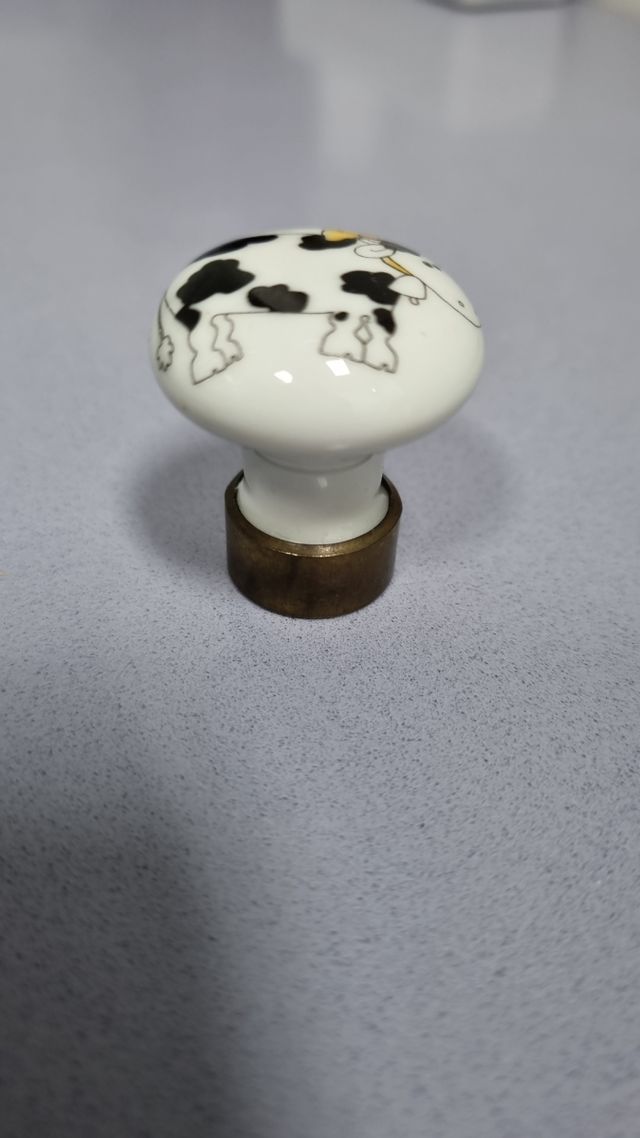 10 Tiradores pomo detalle Vaca en blancos