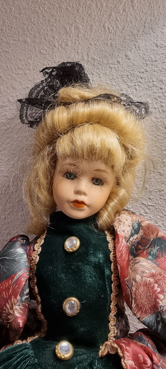 muñeca porcelana,colección,juguetes,decoración