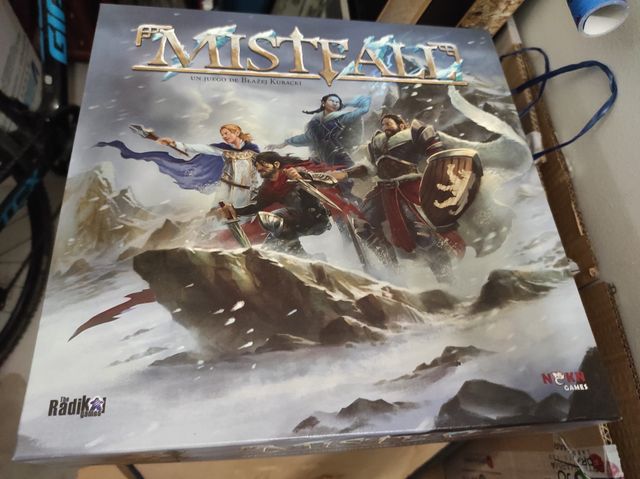 Mistfall Español + Inserto