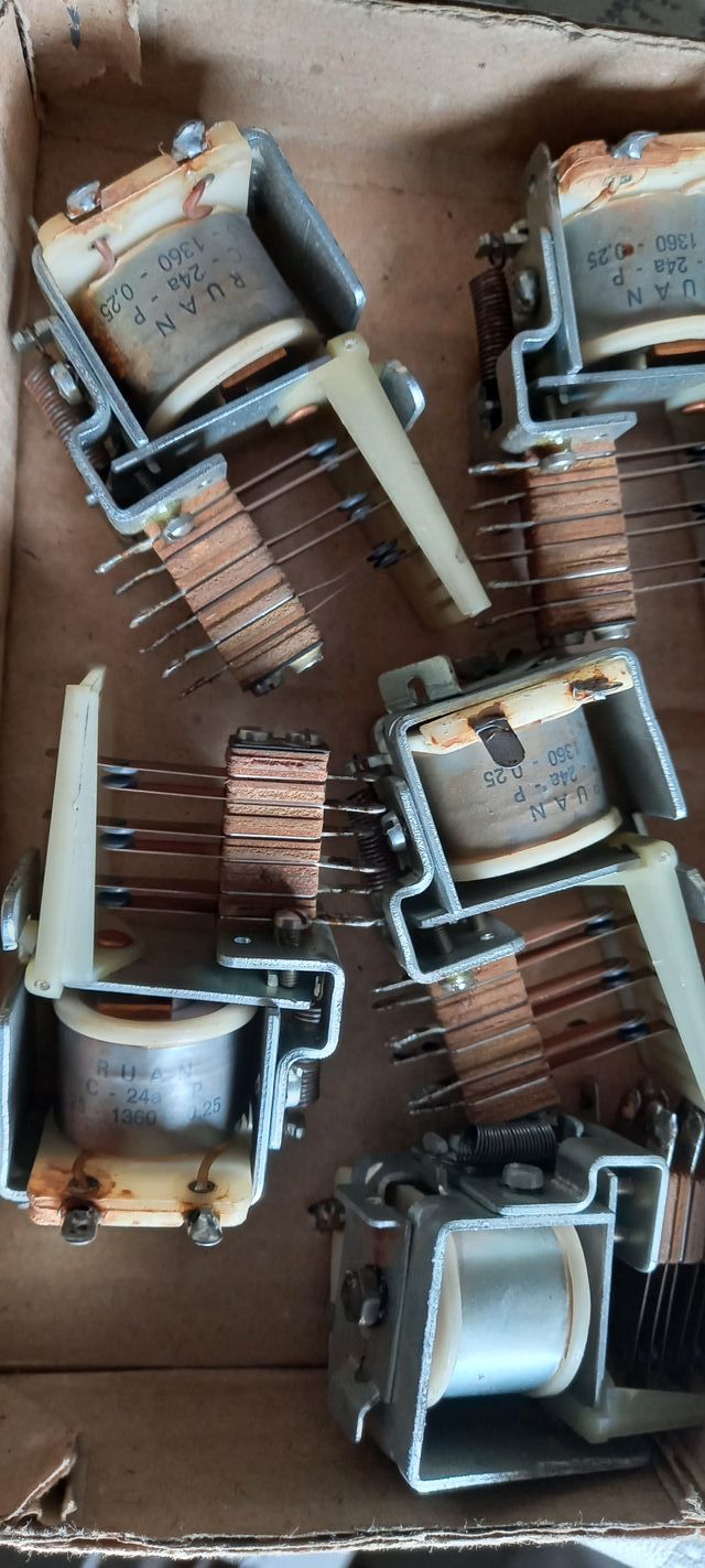 9 RELES CONMUTADOS POTENTES-VINTAGE