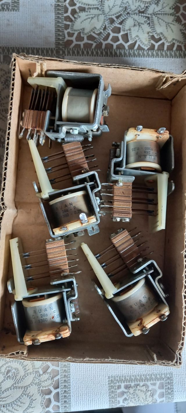 9 RELES CONMUTADOS POTENTES-VINTAGE