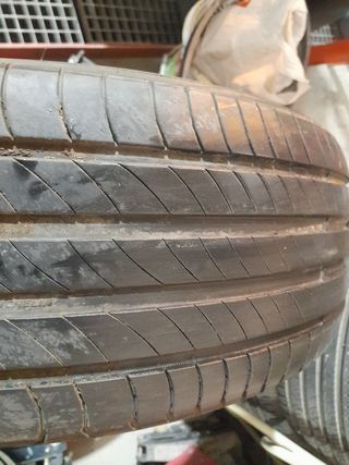 225/55 r18 102Y